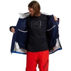 Burton [ak] Gore-Tex Swash Snowboardjacke Dress Blue/Flame Scarlet/Lapis Blue Herren -Skiausrüstung Rabatte ak burton swash jacket dress blues 10001107 401 02 gross71AqLxOWW5KrH