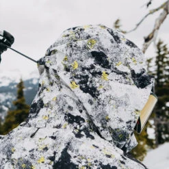 Burton [ak] Gore-Tex Swash Snowboardjacke Limeade Lichen Herren -Skiausrüstung Rabatte burton ak gore swash jacket 10001109964 03 gross