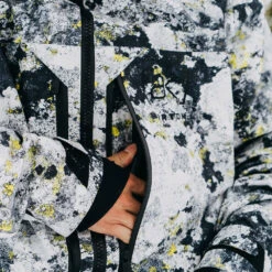 Burton [ak] Gore-Tex Swash Snowboardjacke Limeade Lichen Herren -Skiausrüstung Rabatte burton ak gore swash jacket 10001109964 05 gross