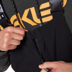 Oakley TNP Shell BIB Trägerhose Blackout Herren 9 Oakley TNP Shell BIB Trägerhose Blackout Herren -Skiausrüstung Rabatte oakley tnp shell bib foa400939 02e 02 gross